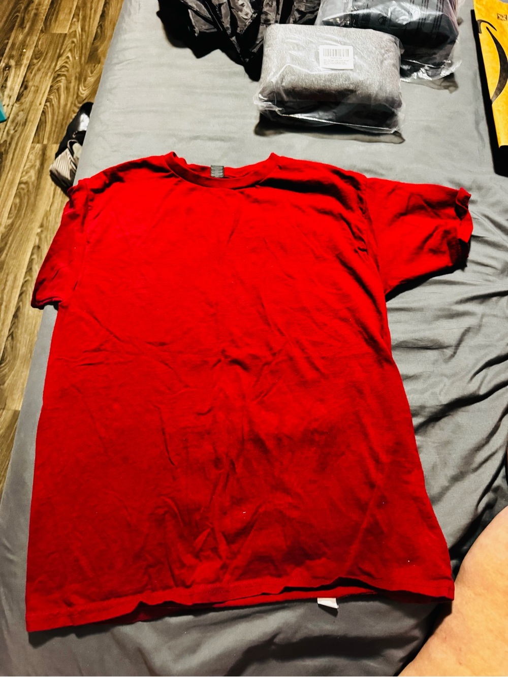 Classic Men's Crew Neck T-Shirt - Red